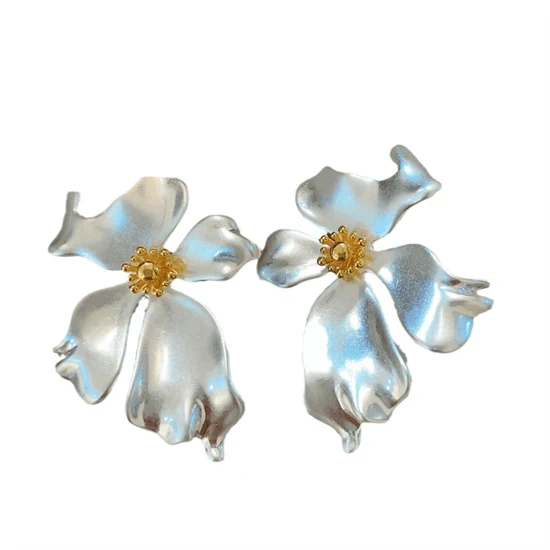 CARTER FLOWER SILVER EARRING 0162